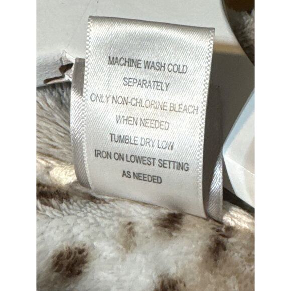 Natori · XL · Plush · Leopard Print Belted Robe · Shawl Collar · Lounge Wear - Picture 7 of 7